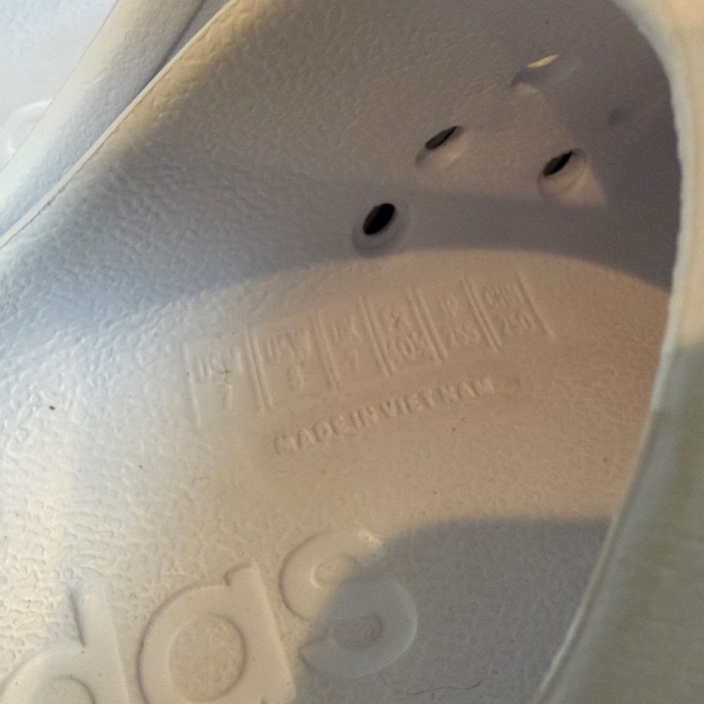 Adidas ADILETTE White Black Clogs Slides Sandals Shoes Size 7 Men 8 Women EUC - Picture 13 of 15